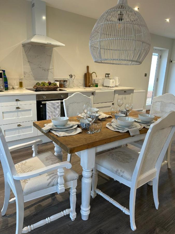 The Pelican Room-Converted Cart Lodge Near Airport Horsham St Faith Bagian luar foto